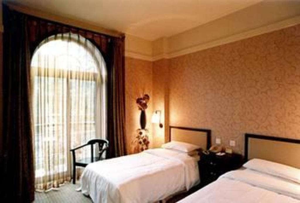Dong Fang Hotel Beijing Exterior photo