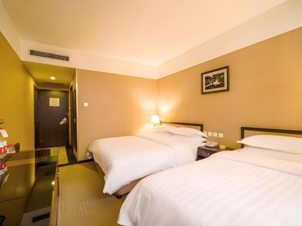 Dong Fang Hotel Beijing Exterior photo