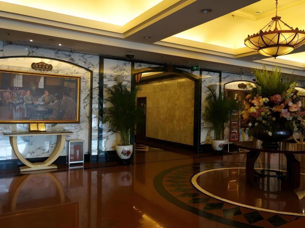 Dong Fang Hotel Beijing Exterior photo