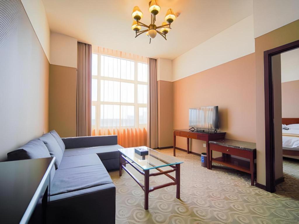Dong Fang Hotel Beijing Exterior photo