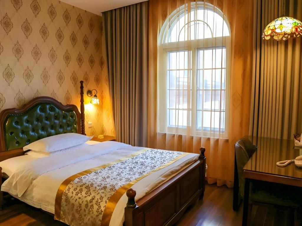 Dong Fang Hotel Beijing Exterior photo