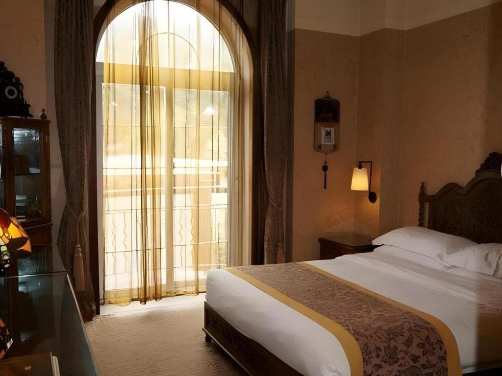 Dong Fang Hotel Beijing Exterior photo