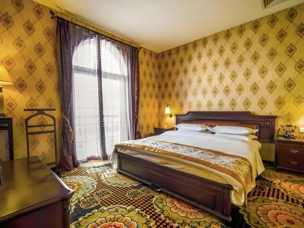 Dong Fang Hotel Beijing Exterior photo