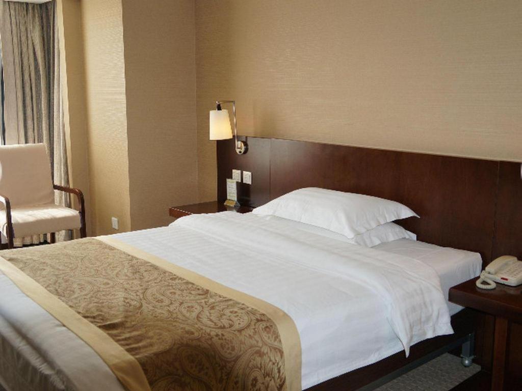 Dong Fang Hotel Beijing Exterior photo